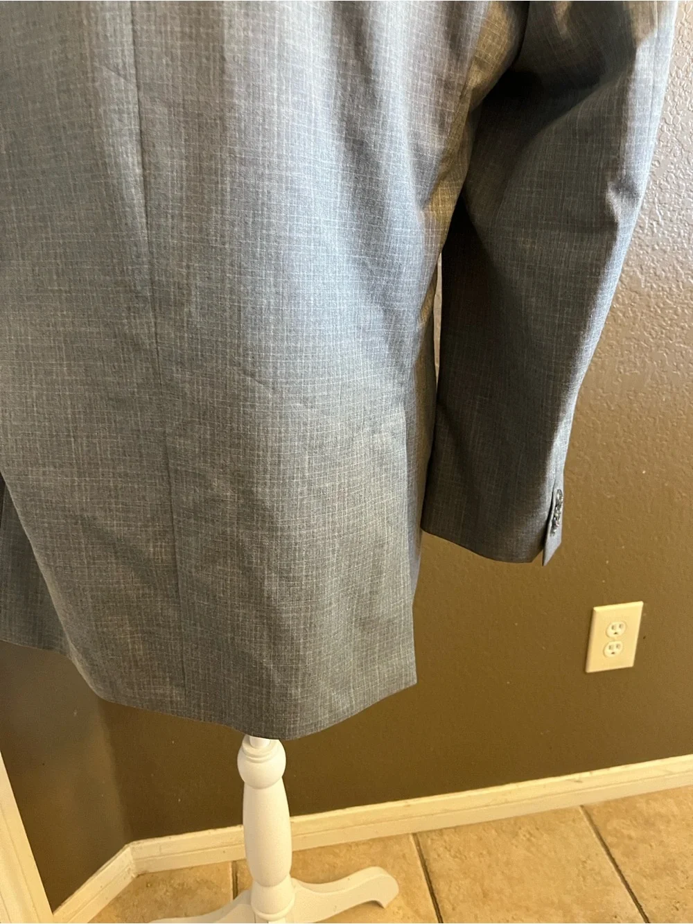 Sean John Light Gray Two-Button Suit with Notch Lapel